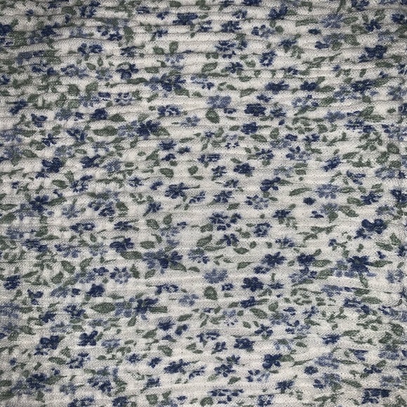 hollister top - Picture 3 of 3